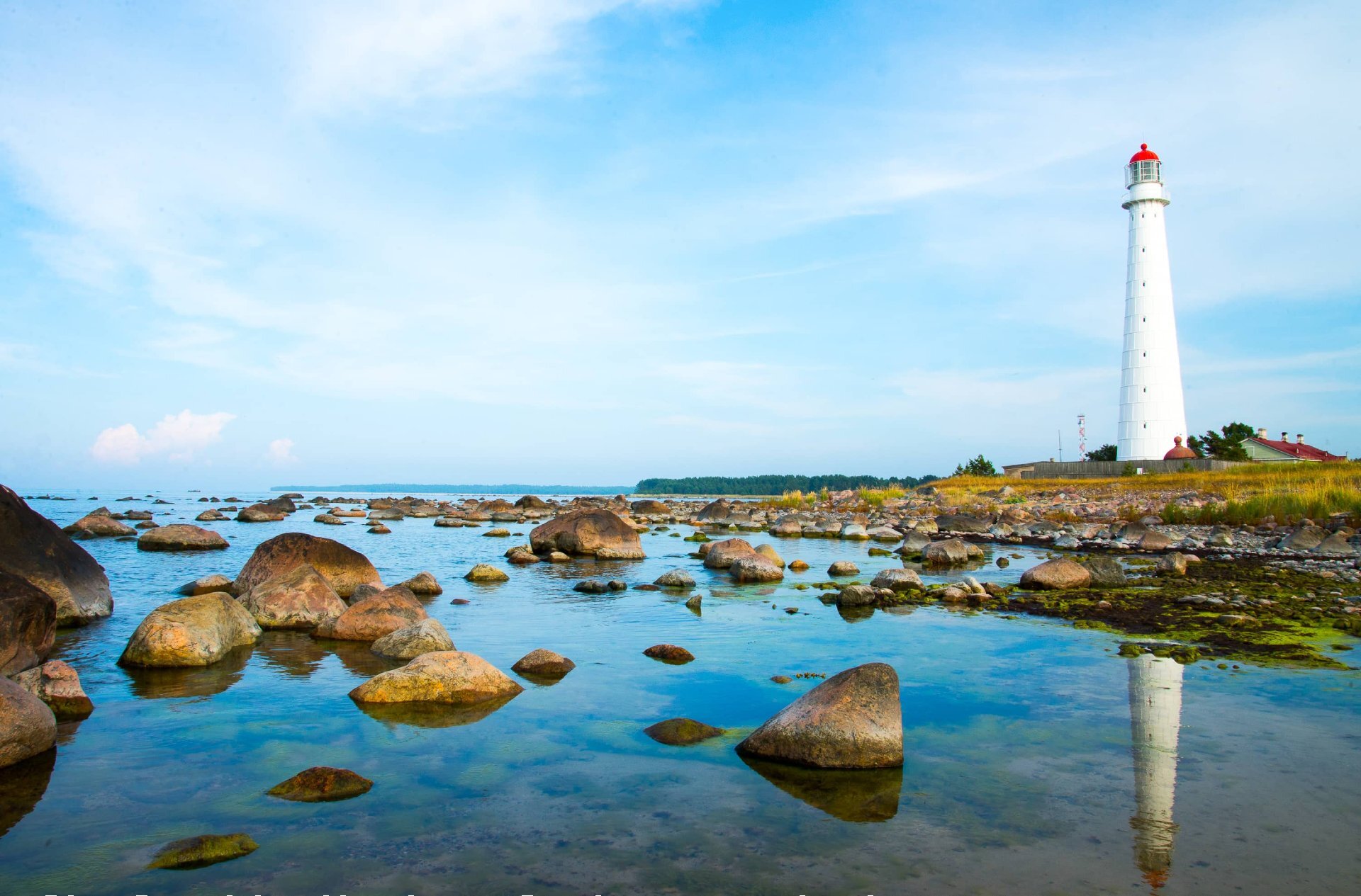 Farol na ilha de Hiiumaa, na Estónia.