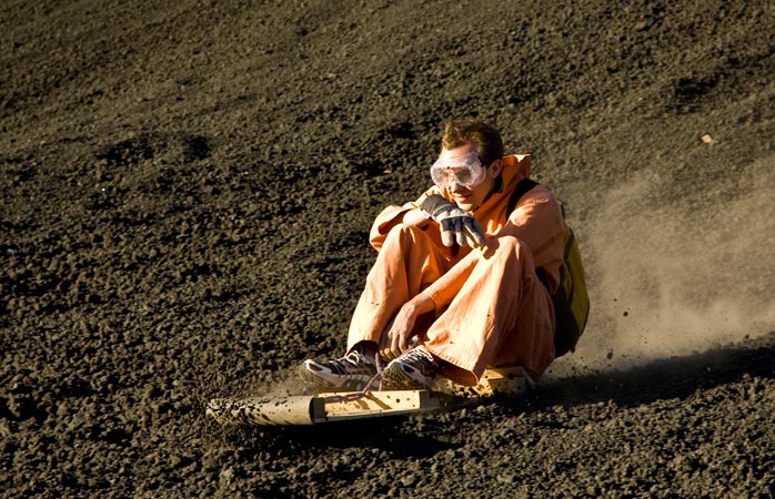  Consegues bater o recorde de velocidade de 95 km/h ao descer o vulcão de Cerro Negro?