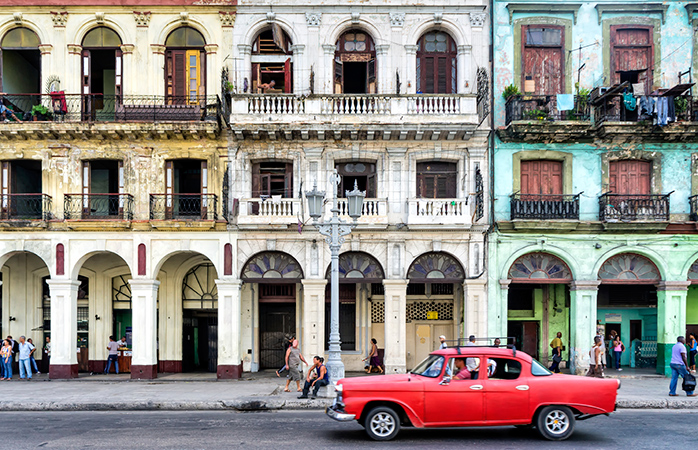  O típico cenário de rua em Havana, Cuba 