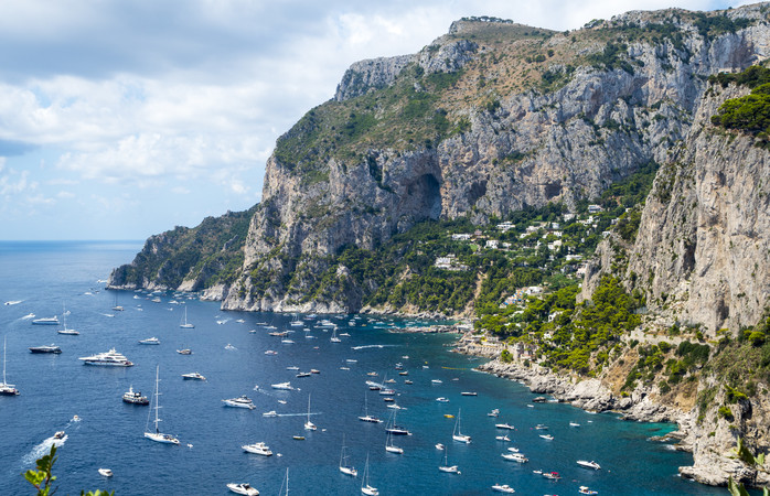 A linha costeira de Capri
