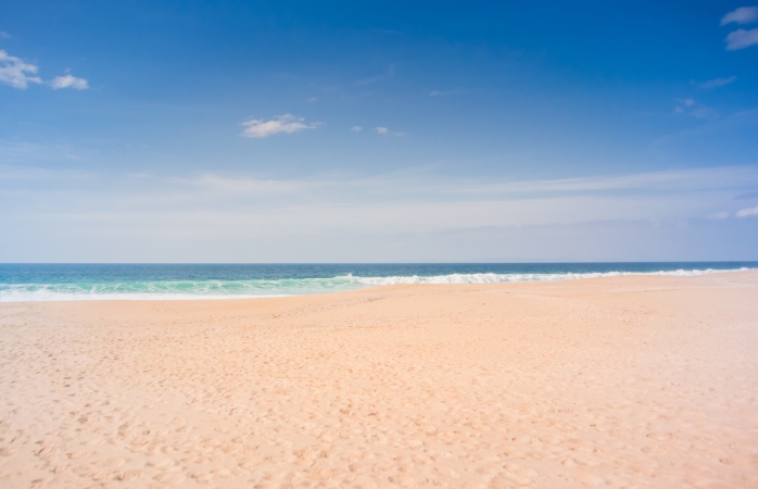 Sem sombras e livre para ti, está a praia da Vigia.