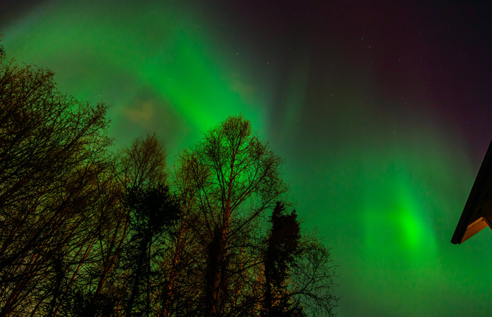  Vê o céu verde e cintilante da janela do teu quarto no Hotel Alyeska 