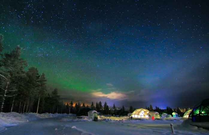  Deixa-te maravilhar pela interminável Aurora Boreal no Hotel Kakslauttanen 