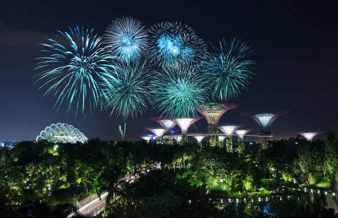 Para além dos fogos de artifício, assiste também ao Desfile de Chingay.