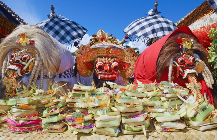 Os espíritos tradicionais de Bali. Eles fazem parte de uma tradição, que precede o Nyepi.