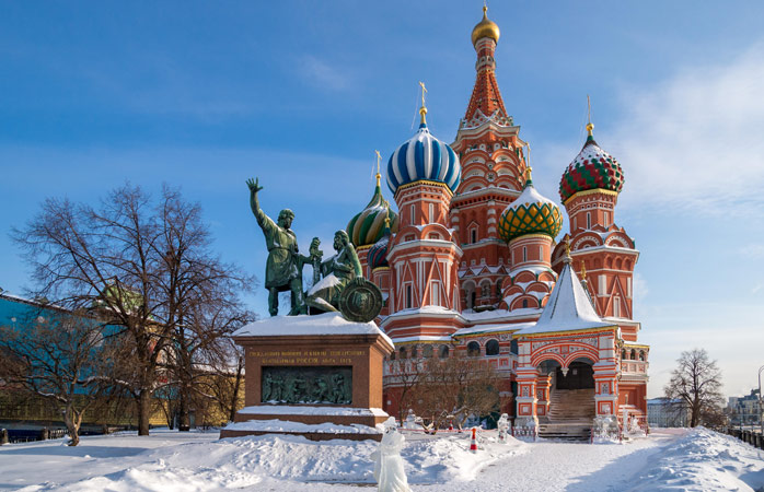 É um bolo de casamento? Não, é a Catedral de São Basílio, um monumento a não perder em Moscovo.