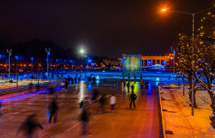 Patinagem no gelo nocturna no maior rinque da Europa.