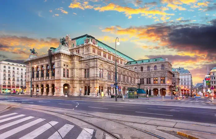 State Opera at sunrise - Vienna - Austria